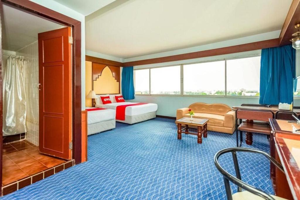 Oyo 441 Grand Thara Hotel Surat Thani Luaran gambar
