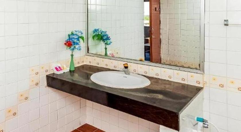 Oyo 441 Grand Thara Hotel Surat Thani Luaran gambar