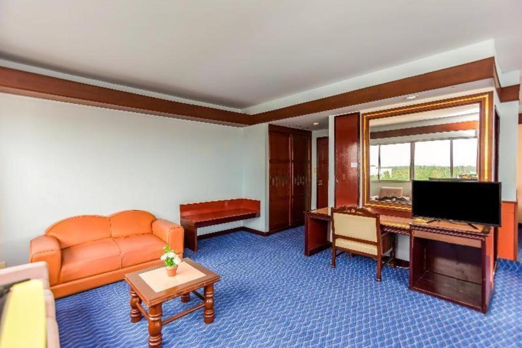 Oyo 441 Grand Thara Hotel Surat Thani Luaran gambar
