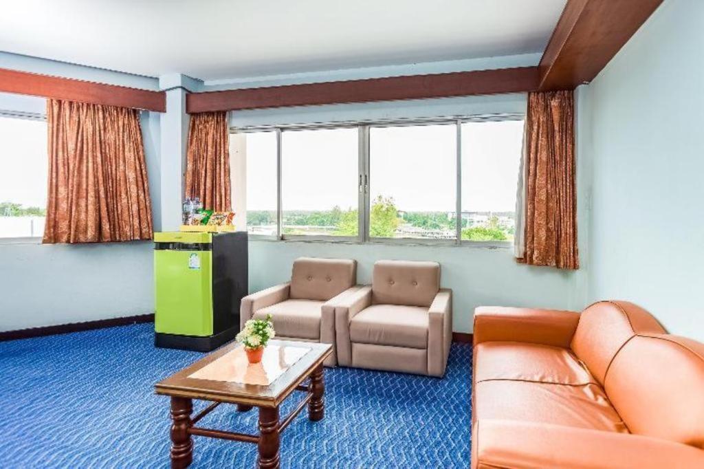 Oyo 441 Grand Thara Hotel Surat Thani Luaran gambar