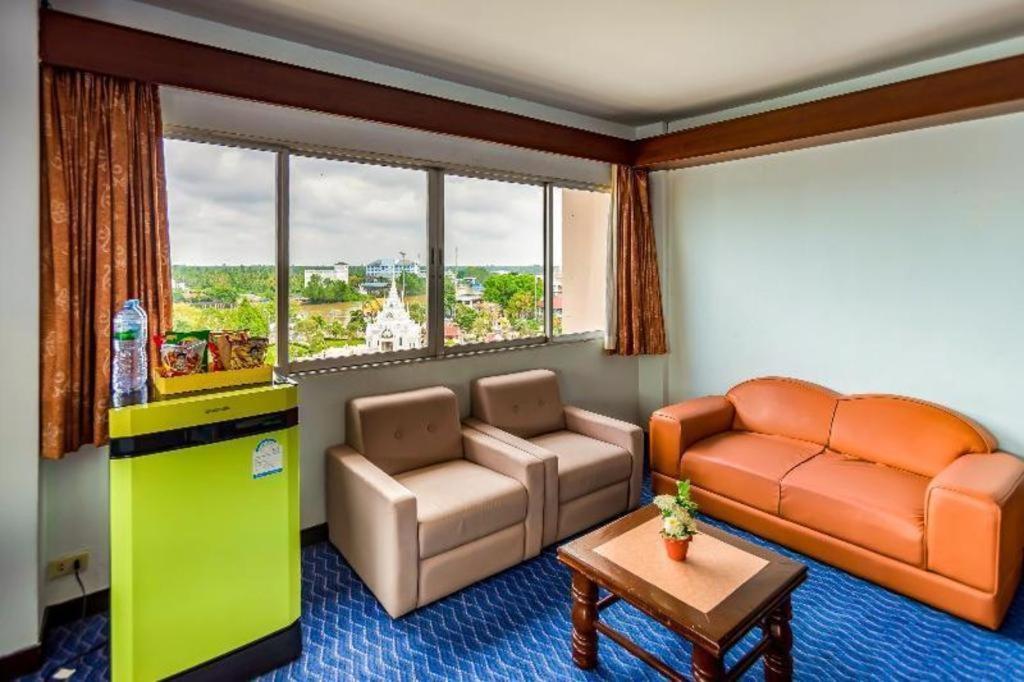 Oyo 441 Grand Thara Hotel Surat Thani Luaran gambar