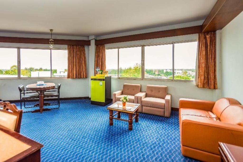 Oyo 441 Grand Thara Hotel Surat Thani Luaran gambar