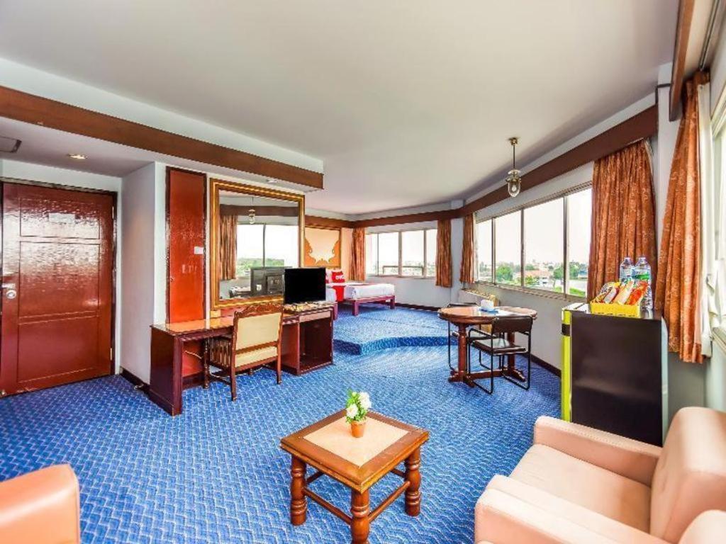 Oyo 441 Grand Thara Hotel Surat Thani Luaran gambar