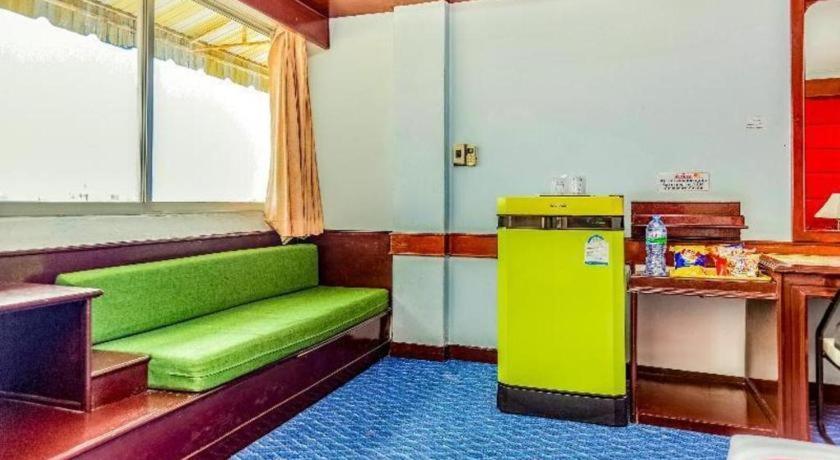 Oyo 441 Grand Thara Hotel Surat Thani Luaran gambar