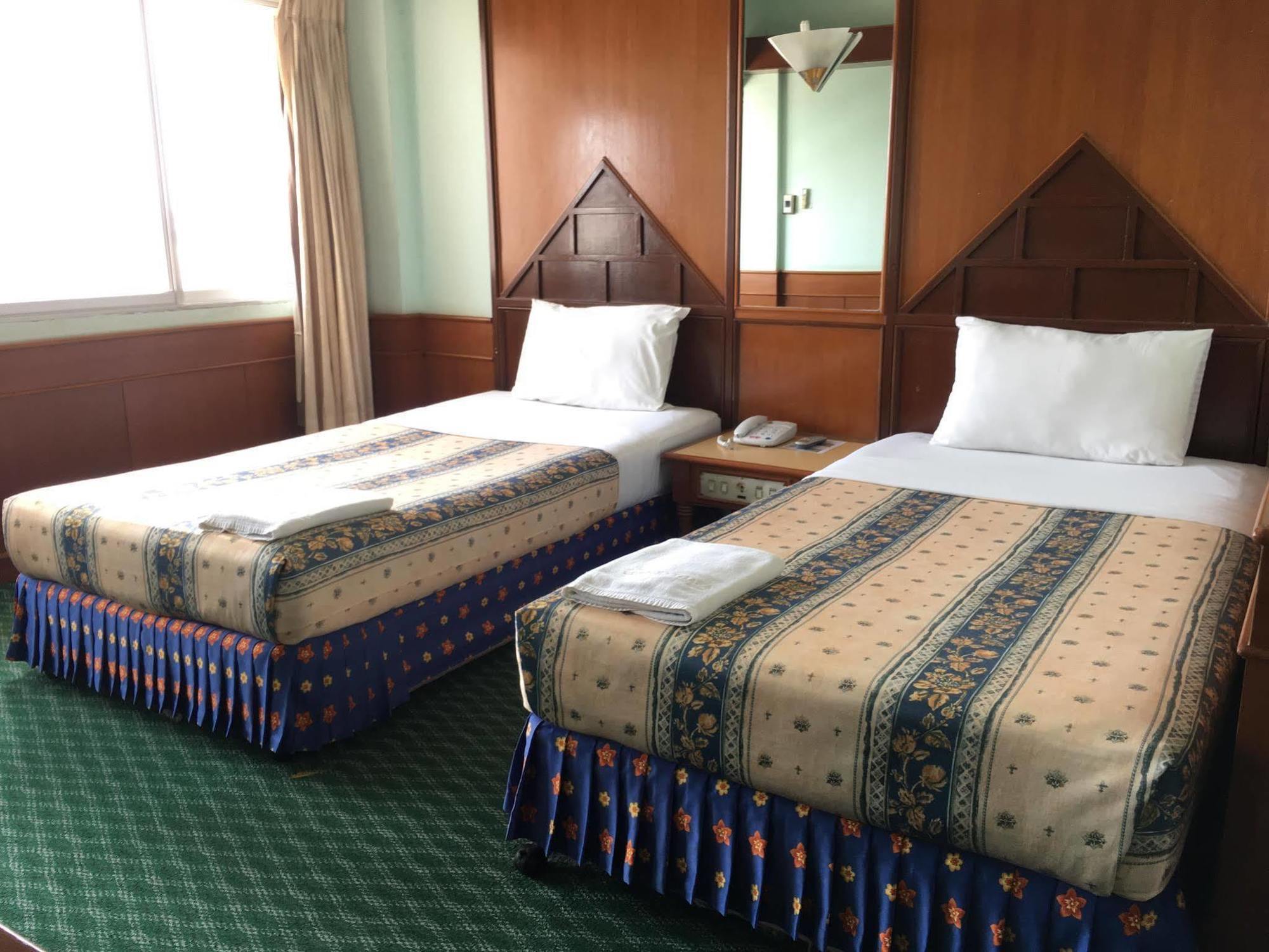 Oyo 441 Grand Thara Hotel Surat Thani Luaran gambar